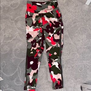 Old navy cropped workout leggings